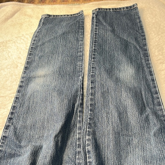 Gloria Vanderbilt Blue Denim Straight Leg Jeans. Size 6. EUC. Standard 5 pockets - Picture 4 of 6
